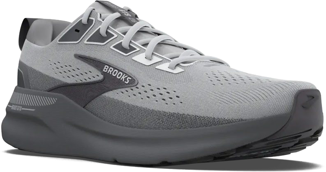 Quarter turn view Men&