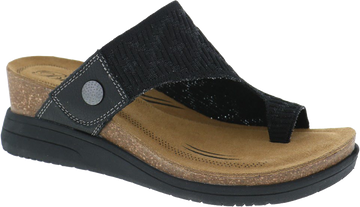 Quarter turn view Women's Birkenstock Footwear style name Summer in color Black. Sku: 4035001