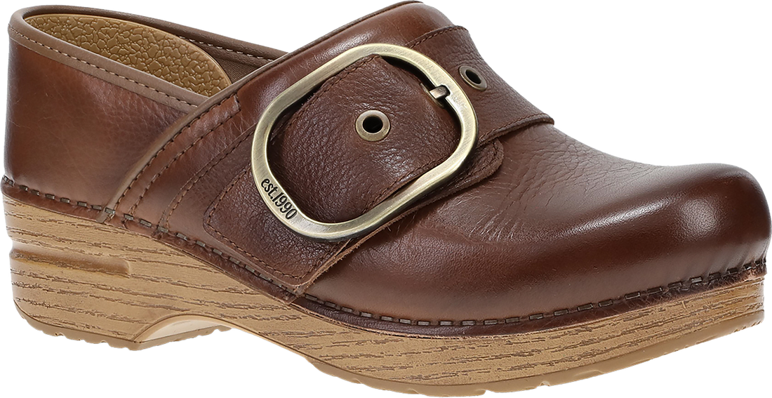 Quarter turn view Women&